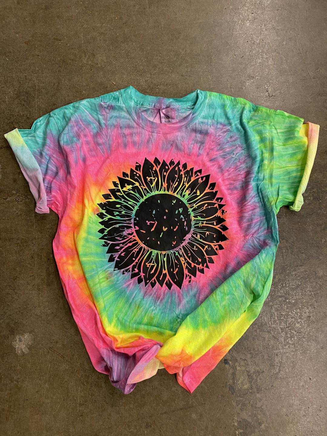 Graphic Tee~ Tie Dye Sun Flower