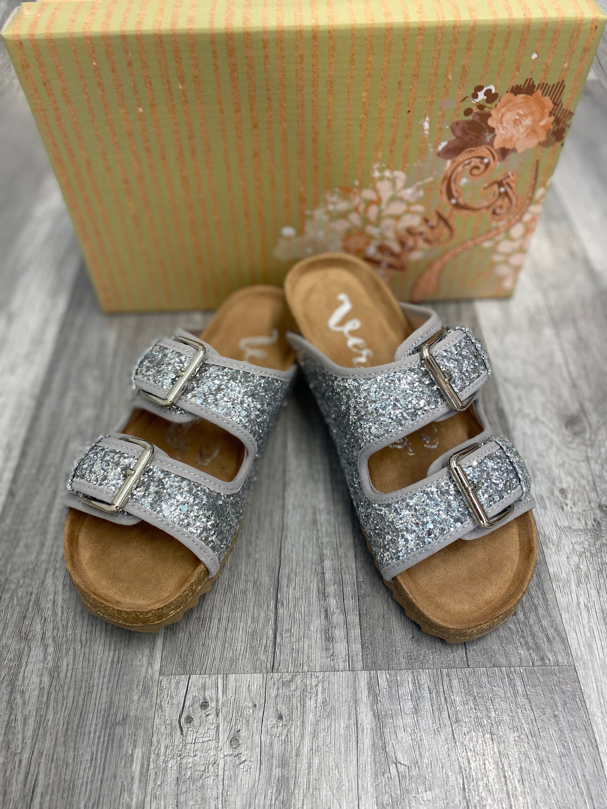 Paula Vary G Sandals~ Silver