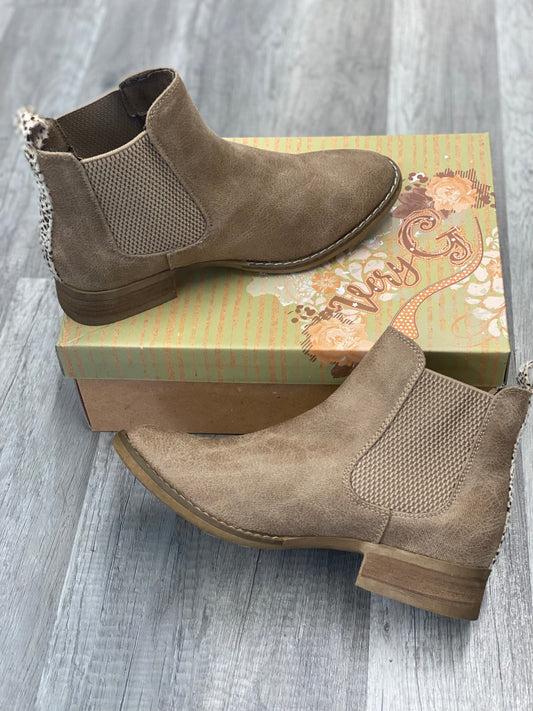 Very G Blake Bootie ~Beige